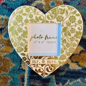 NWOT Mr & Mrs Heart Picture Frame